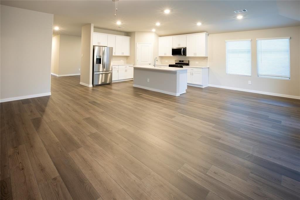 804 Tidal Dr - Photo 5 of 26