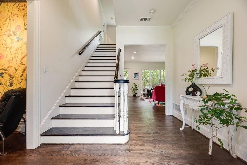 1418 Yakimo Dr - Photo 3 of 29