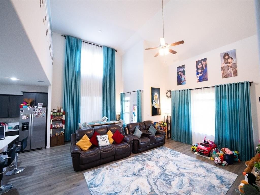 9820 Elk Falls Ln - Photo 3 of 29