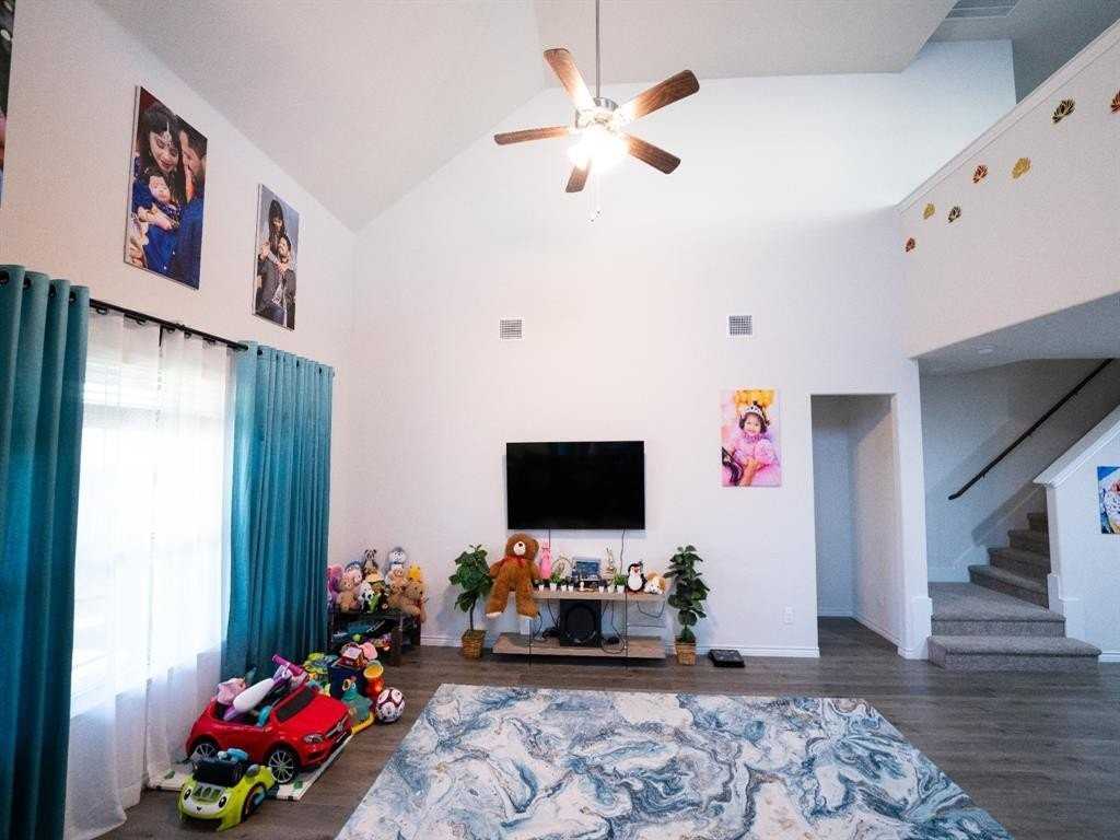 9820 Elk Falls Ln - Photo 4 of 29