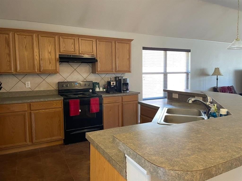 9120 Bedford Ln - Photo 6 of 24