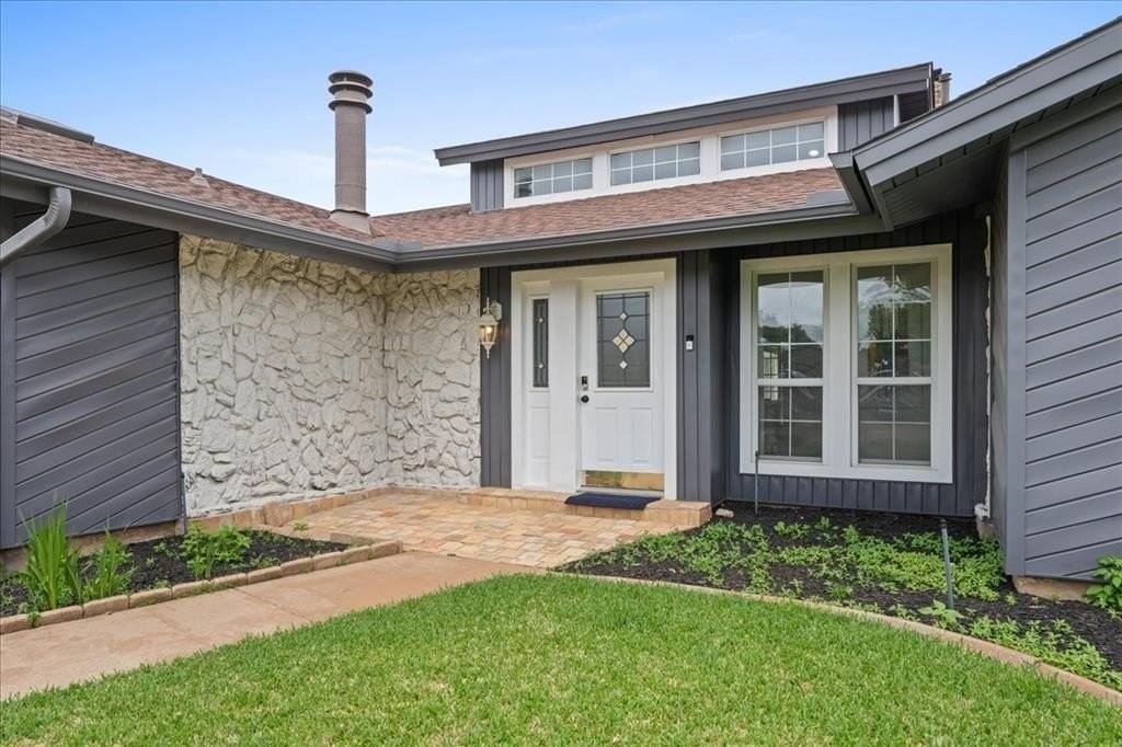 3925 Greenhills Ct W - Photo 3 of 40