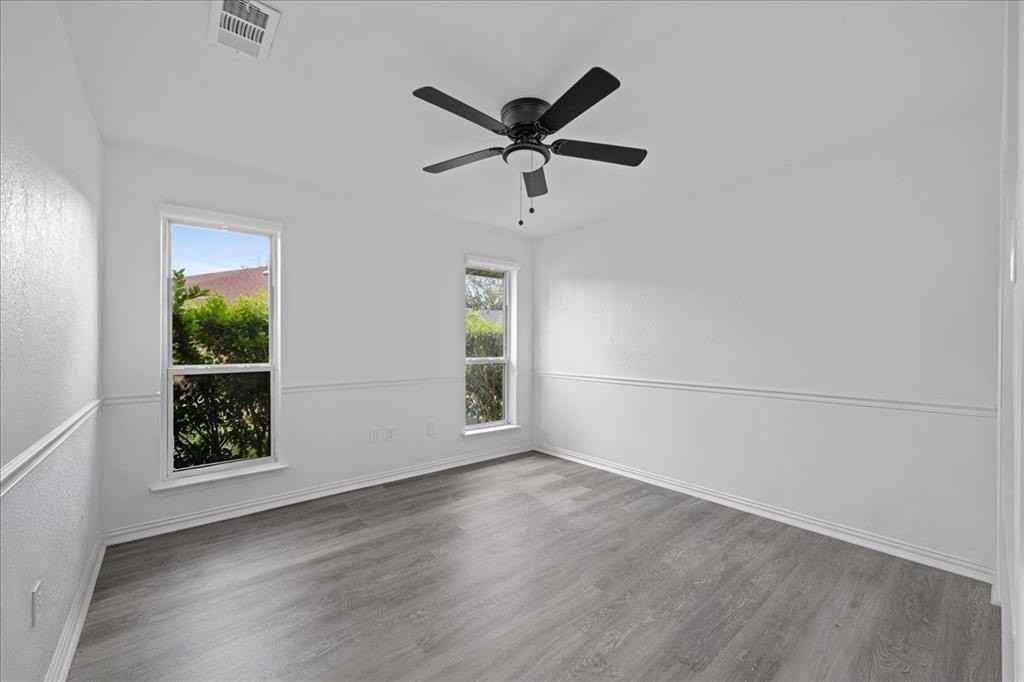 3925 Greenhills Ct W - Photo 6 of 40