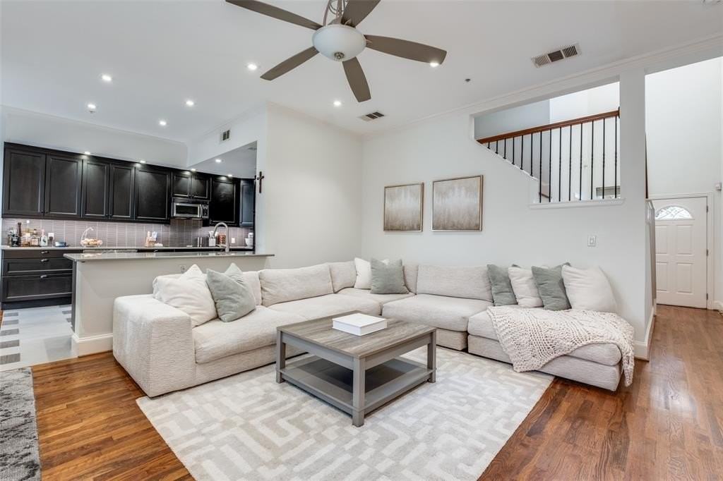 5709 Lewis St - Photo 5 of 25