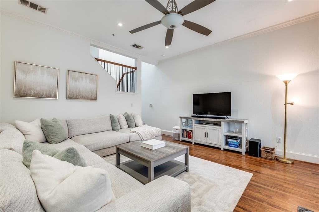 5709 Lewis St - Photo 6 of 25