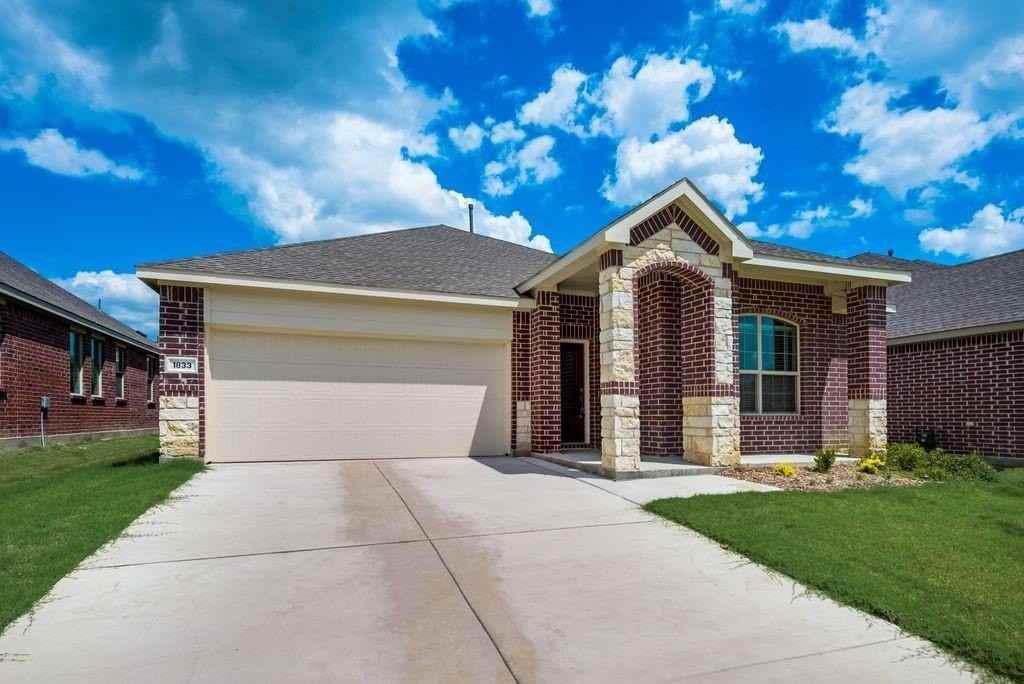 1833 Lake Grove Dr - Photo 2 of 27