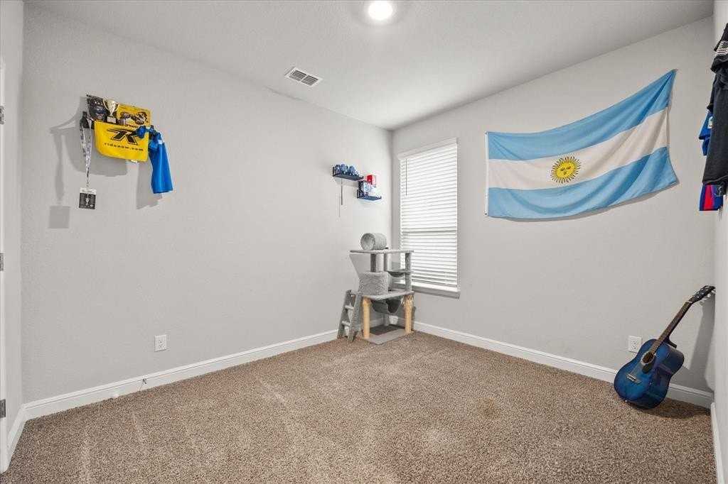 1009 Croxley Way - Photo 7 of 29