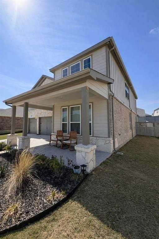 1300 Starling St - Photo 2 of 25