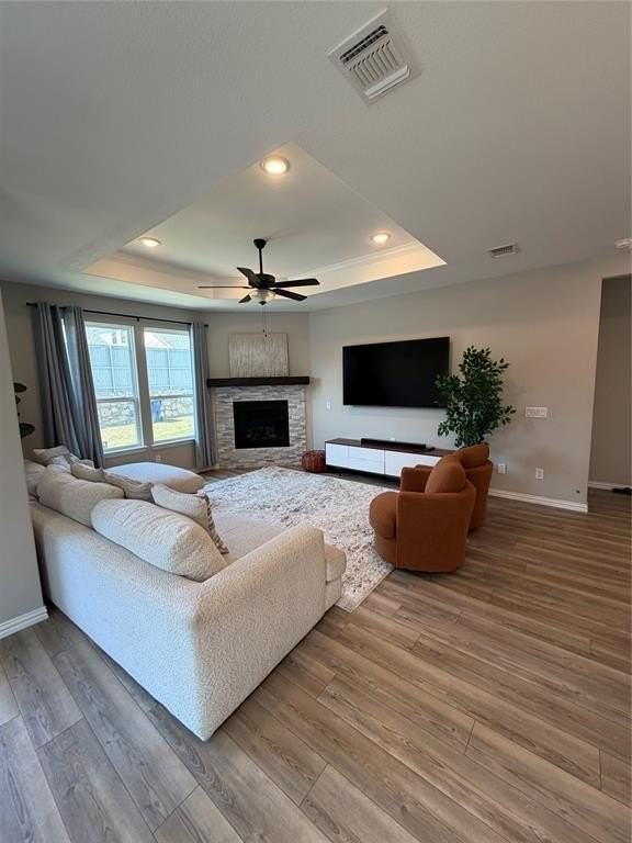 1300 Starling St - Photo 6 of 25