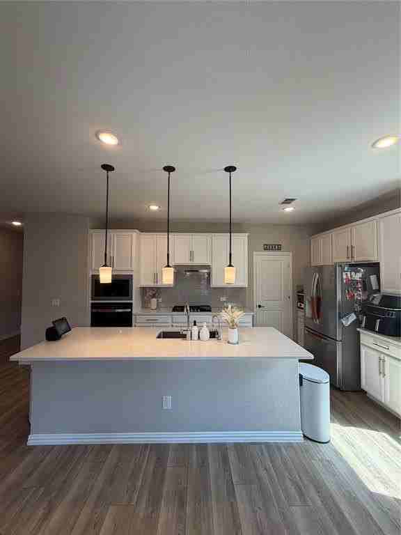 1300 Starling St - Photo 7 of 25