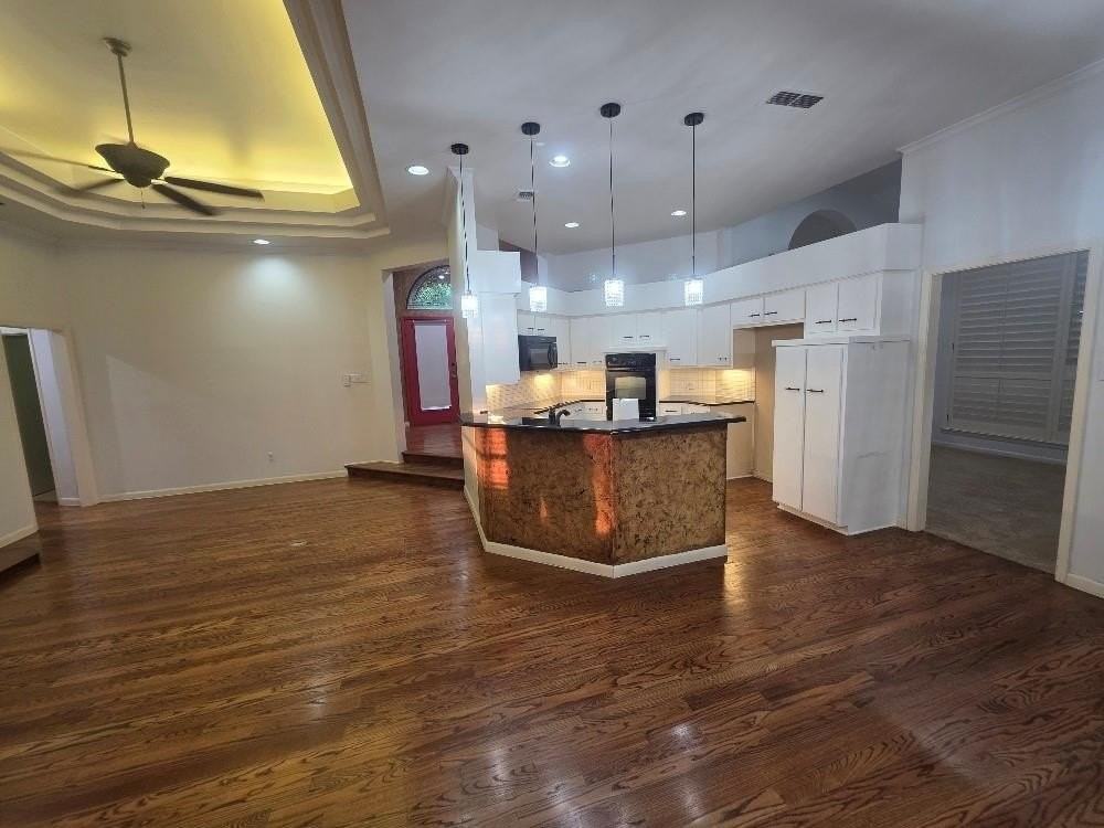 1315 Spyglass Dr - Photo 5 of 17