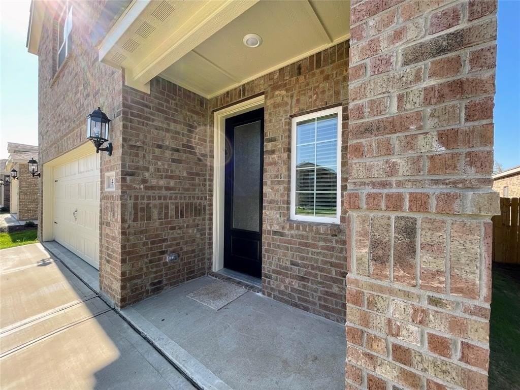 1414 Windermere Way - Photo 4 of 39