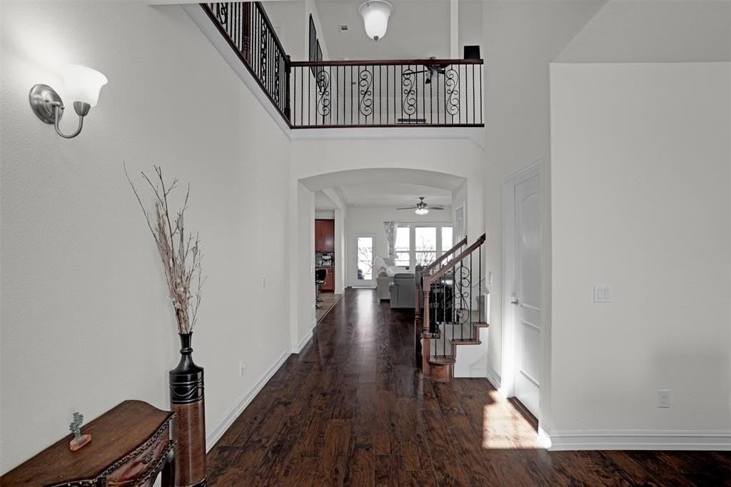 208 Copper Canyon Dr - Photo 3 of 21