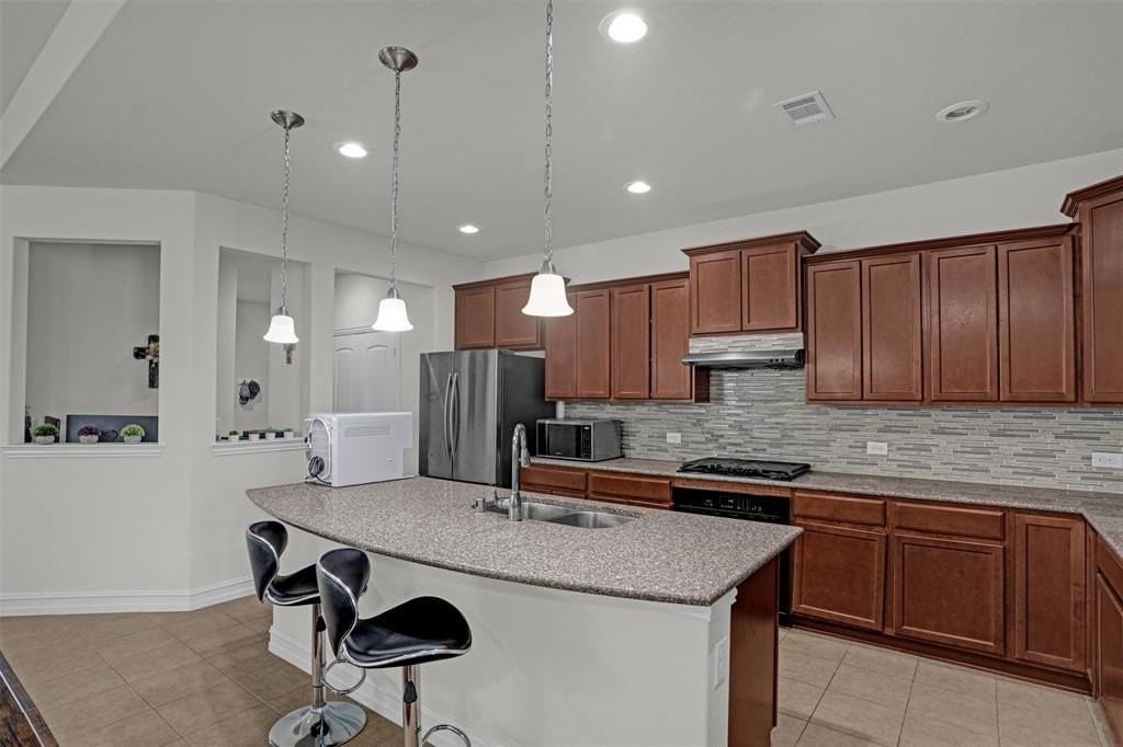 208 Copper Canyon Dr - Photo 5 of 21