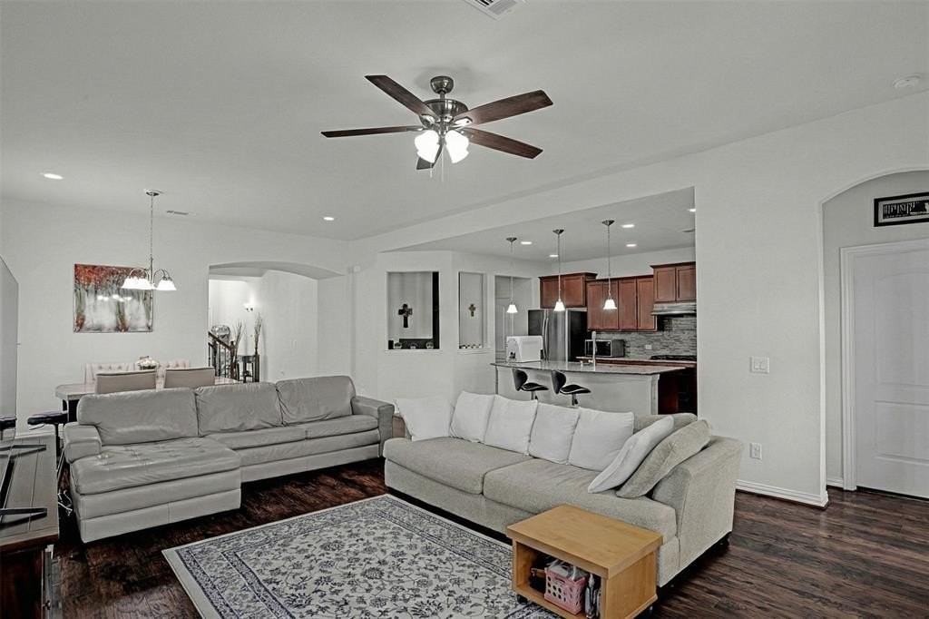 208 Copper Canyon Dr - Photo 7 of 21