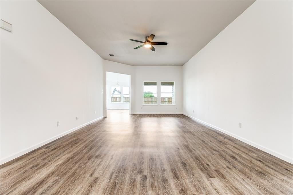 311 Charleston Dr - Photo 3 of 25