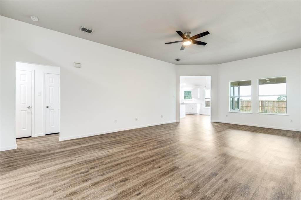 311 Charleston Dr - Photo 4 of 25