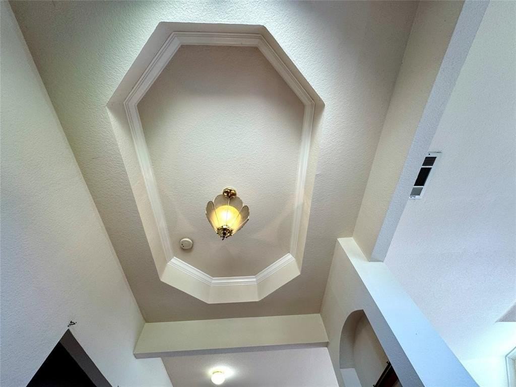 1418 Jennifer Dr - Photo 4 of 30