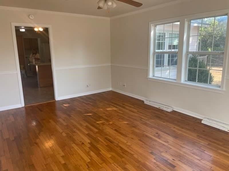 389 W Sloan St - Photo 3 of 13