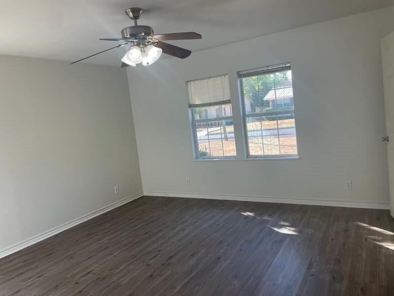 389 W Sloan St - Photo 4 of 13