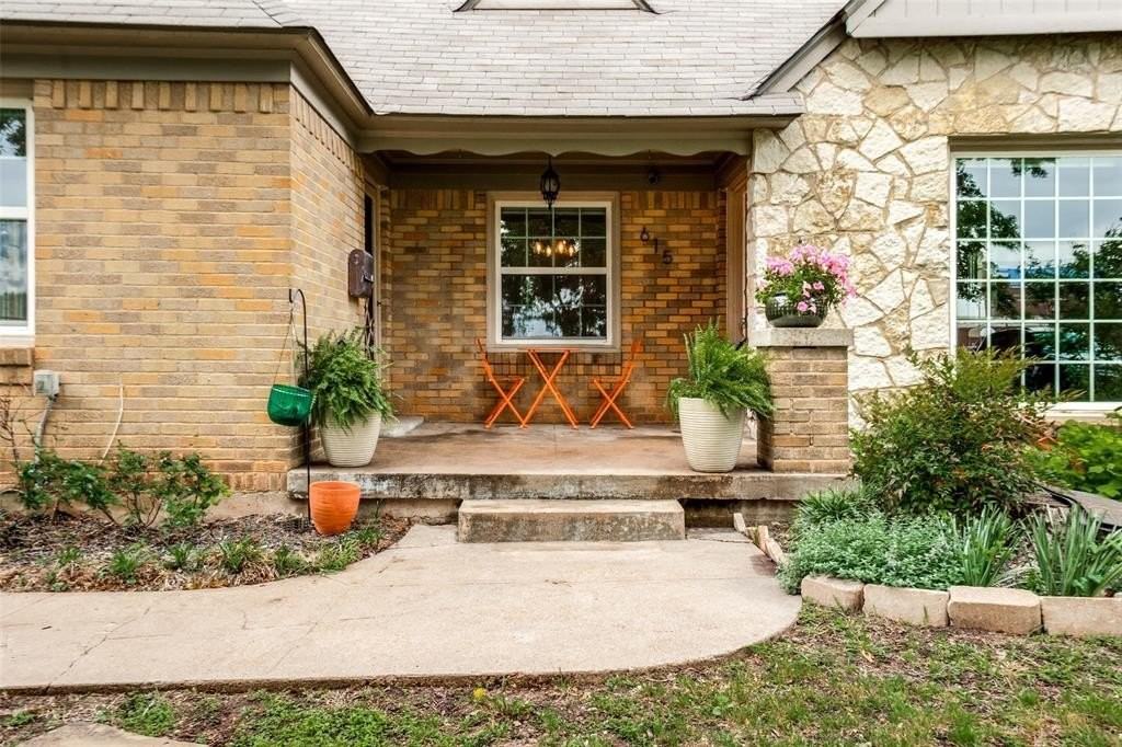 615 S Montclair Ave - Photo 2 of 24