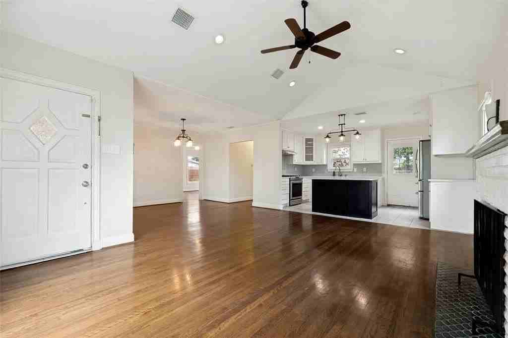 615 S Montclair Ave - Photo 3 of 24