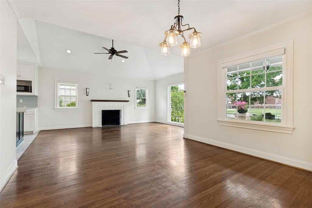 615 S Montclair Ave - Photo 5 of 24