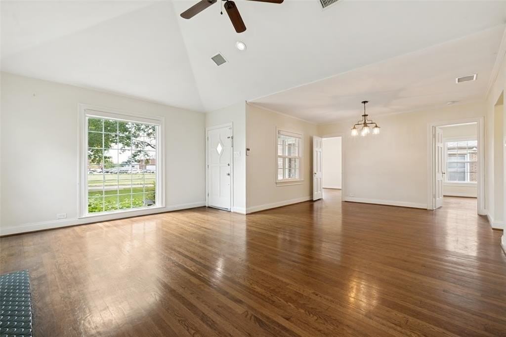 615 S Montclair Ave - Photo 6 of 24