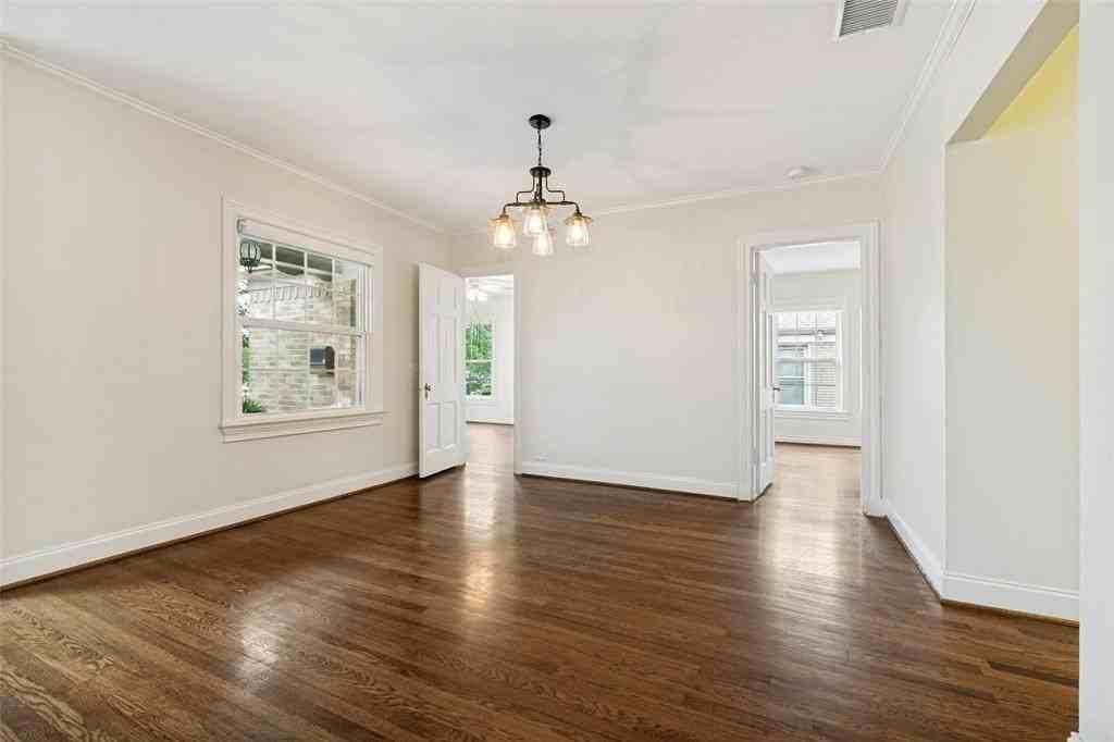 615 S Montclair Ave - Photo 7 of 24