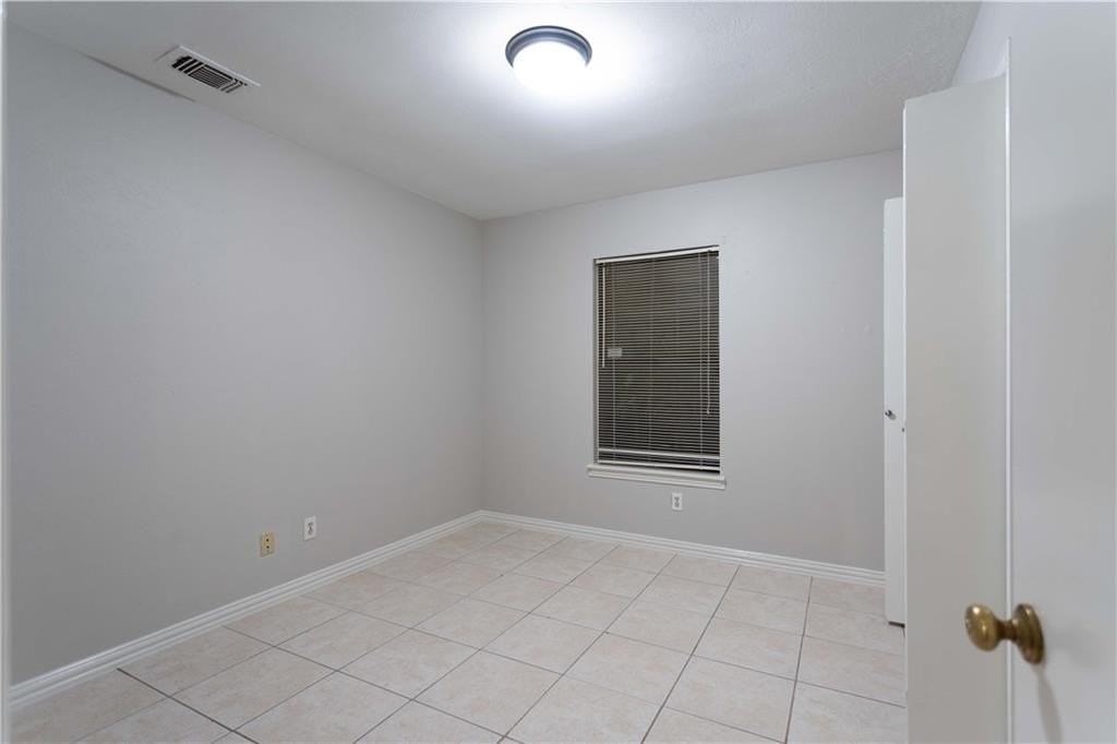 1308 Crestwood Ct - Photo 2 of 12