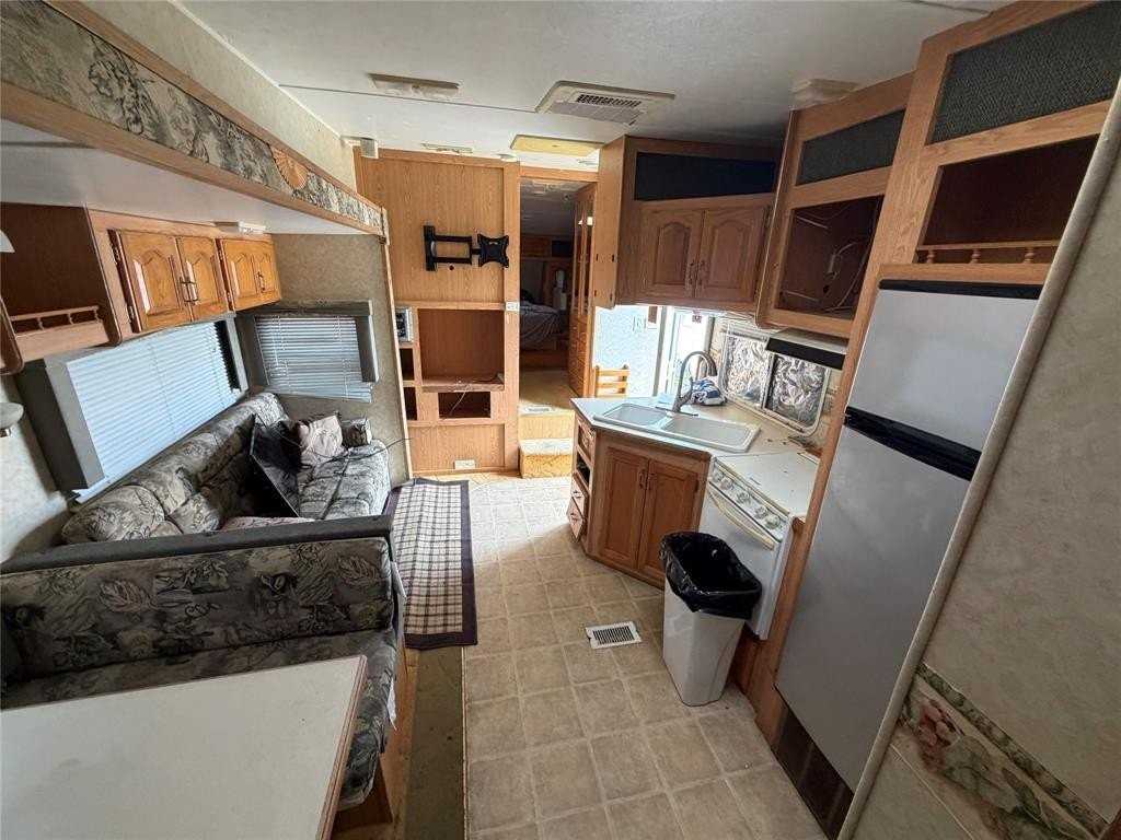 441 Hcr 2105 Loop N - Photo 2 of 8