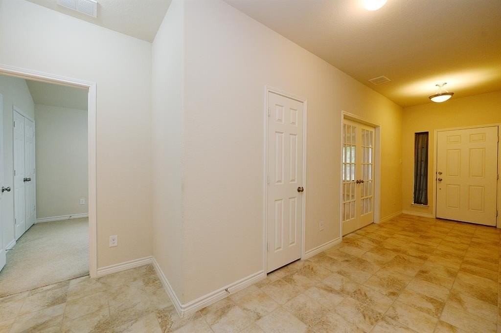 1917 Megan Creek Dr - Photo 3 of 20