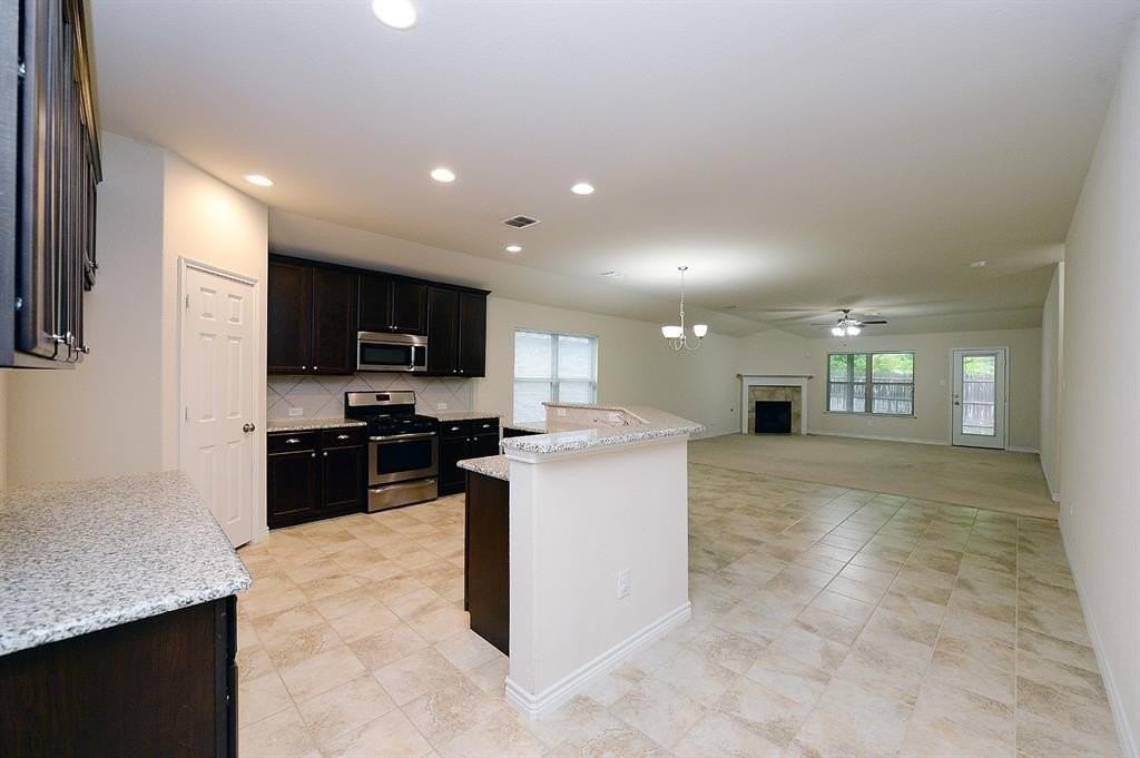 1917 Megan Creek Dr - Photo 5 of 20