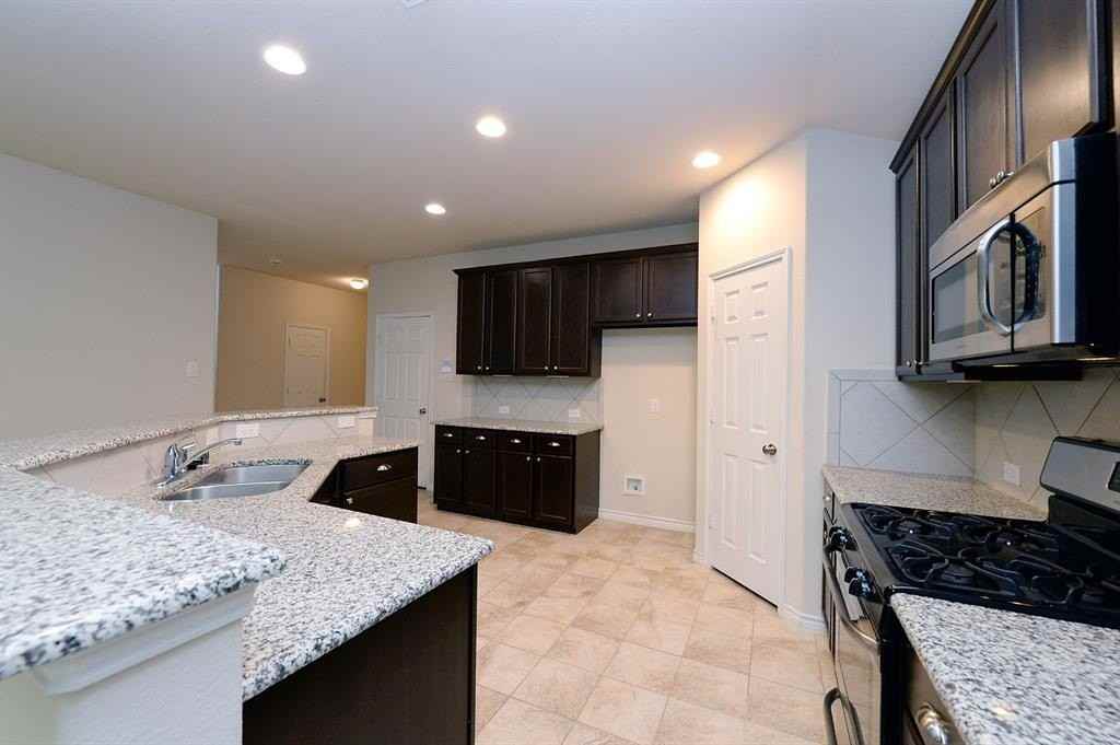 1917 Megan Creek Dr - Photo 7 of 20