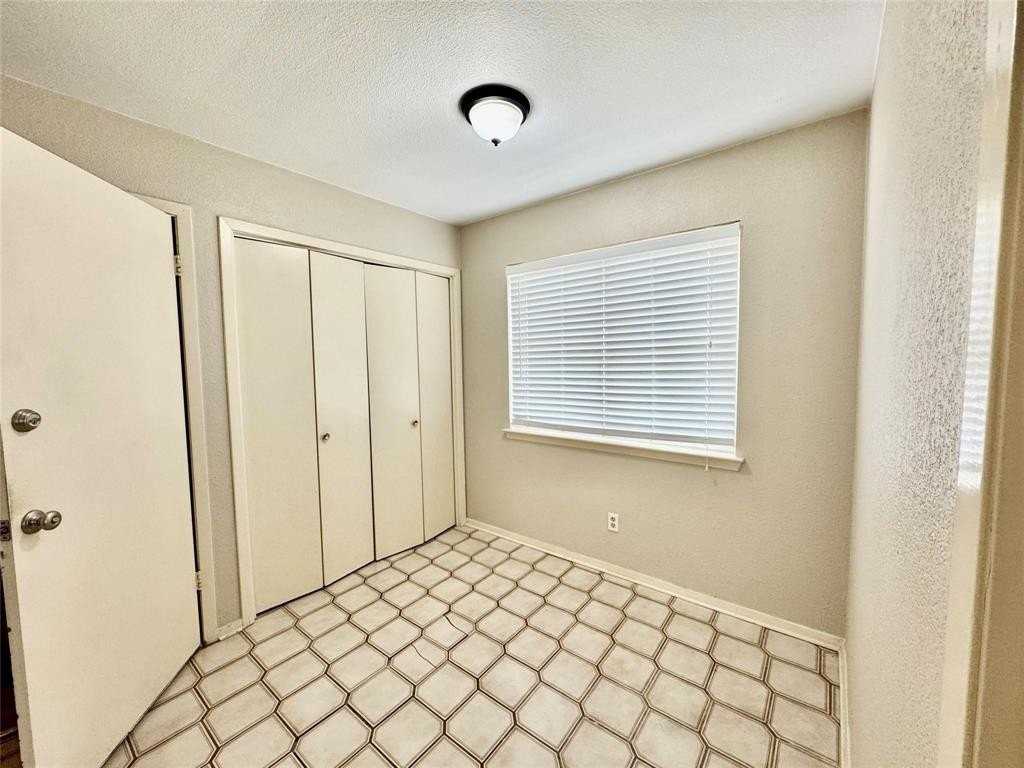 419 Shady Brook Dr - Photo 4 of 12