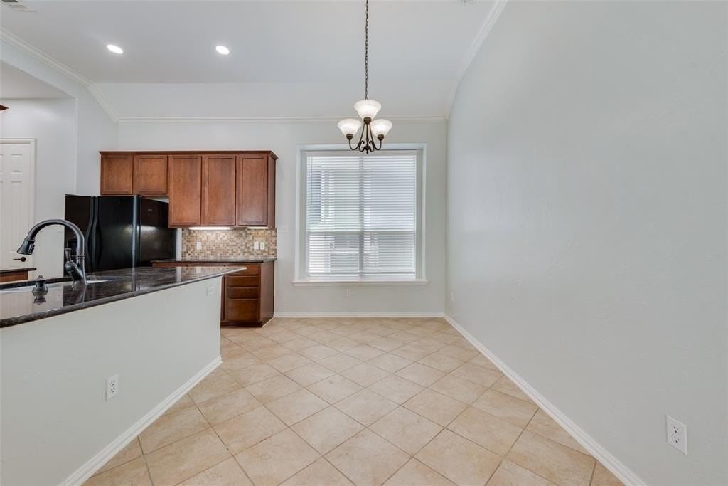 1128 Spanish Moss Dr - Photo 7 of 12