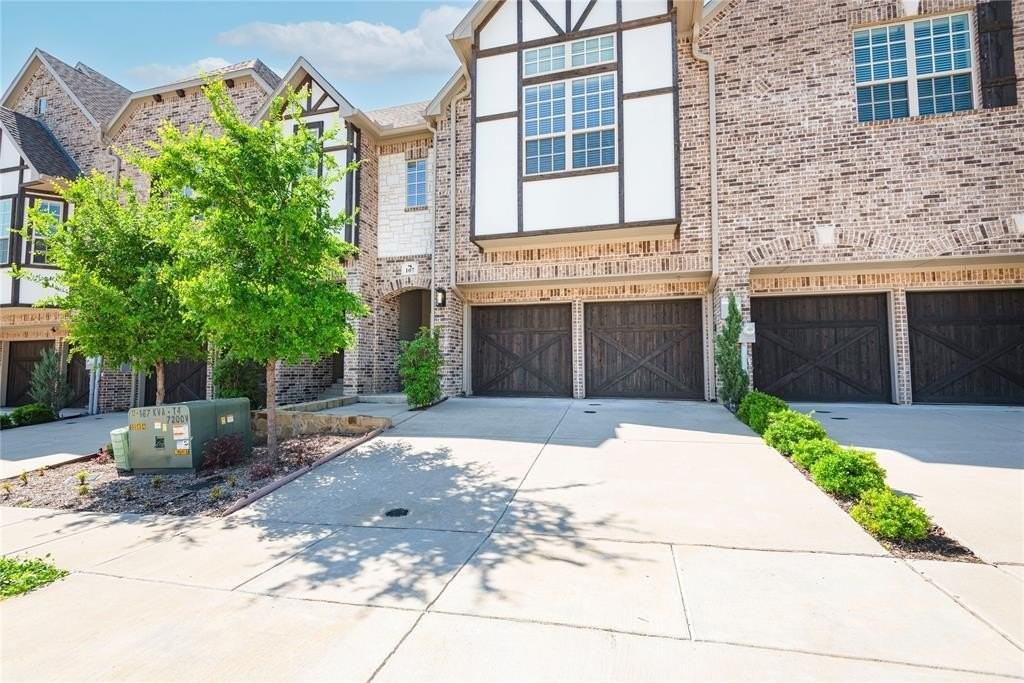 107 Harwood Dr #C13 - Photo 2 of 30