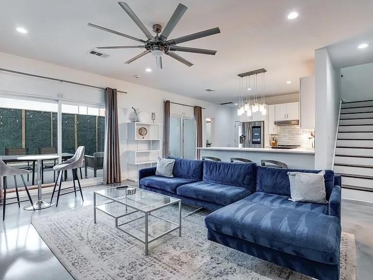 130 S Cisco St - Photo 5 of 25