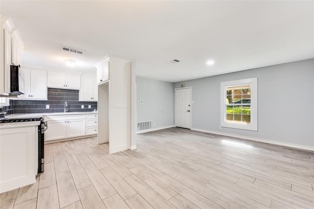 2513 Janice Ln - Photo 3 of 25