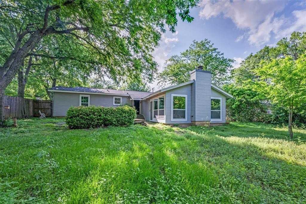 2513 Janice Ln - Photo 5 of 25