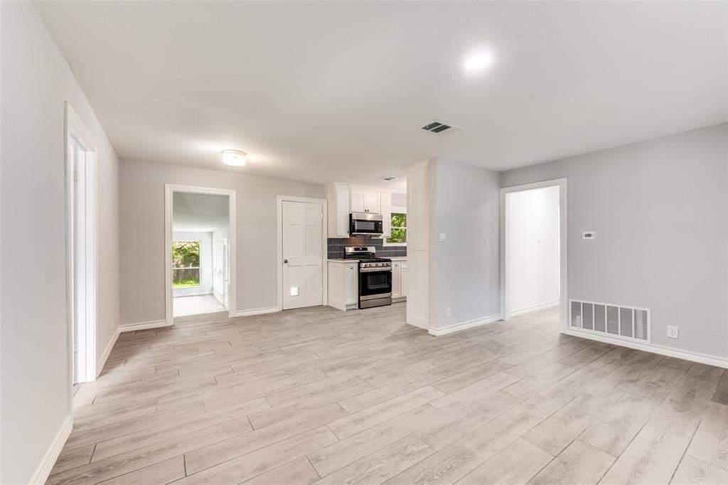 2513 Janice Ln - Photo 6 of 25