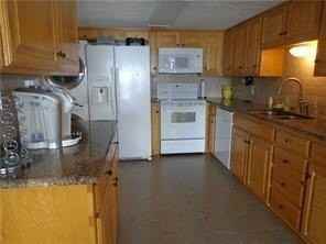 112 Harbor Dr #212 - Photo 6 of 14