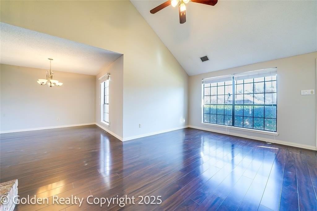 1408 Spring St - Photo 4 of 24