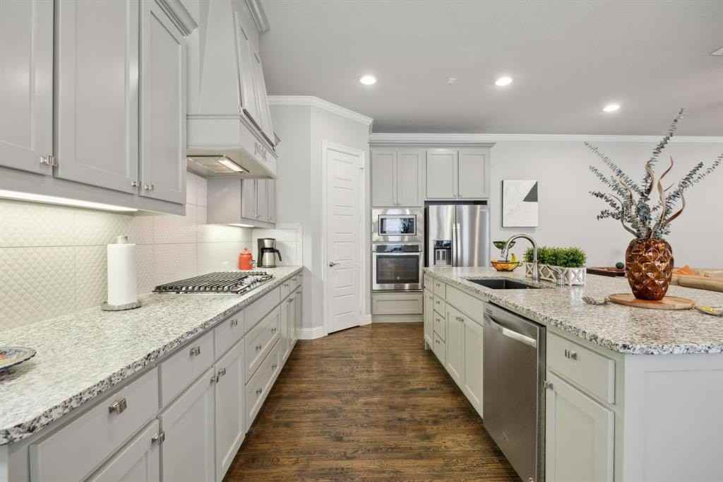 6936 Fairfield Ln - Photo 2 of 27