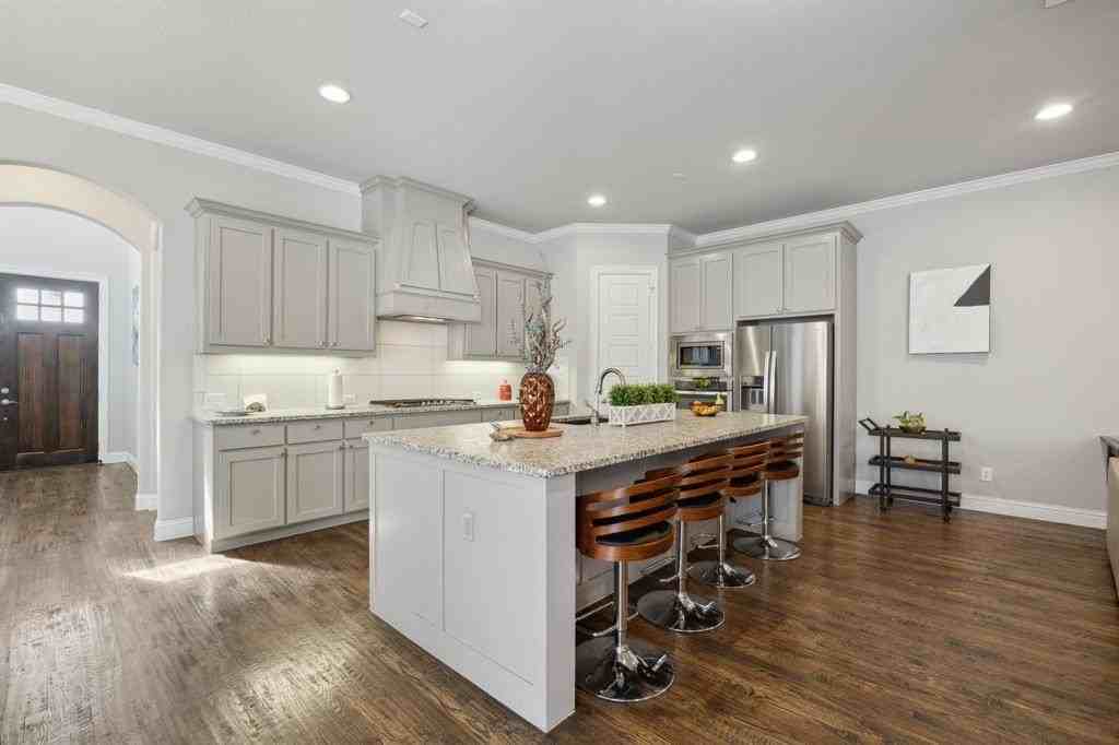 6936 Fairfield Ln - Photo 3 of 27