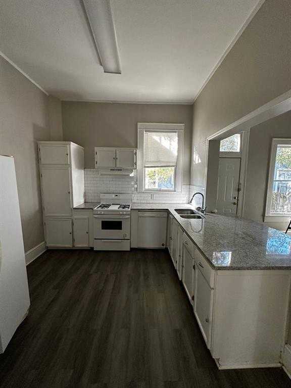 451 Dalzell St - Photo 5 of 11