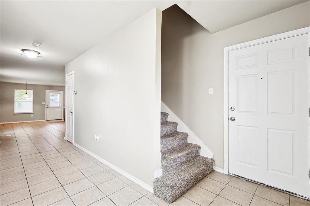 819 Parkplace Rdg - Photo 4 of 19