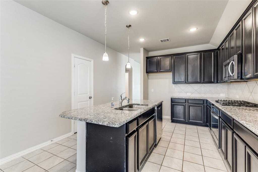 6214 Halton Dr - Photo 6 of 12