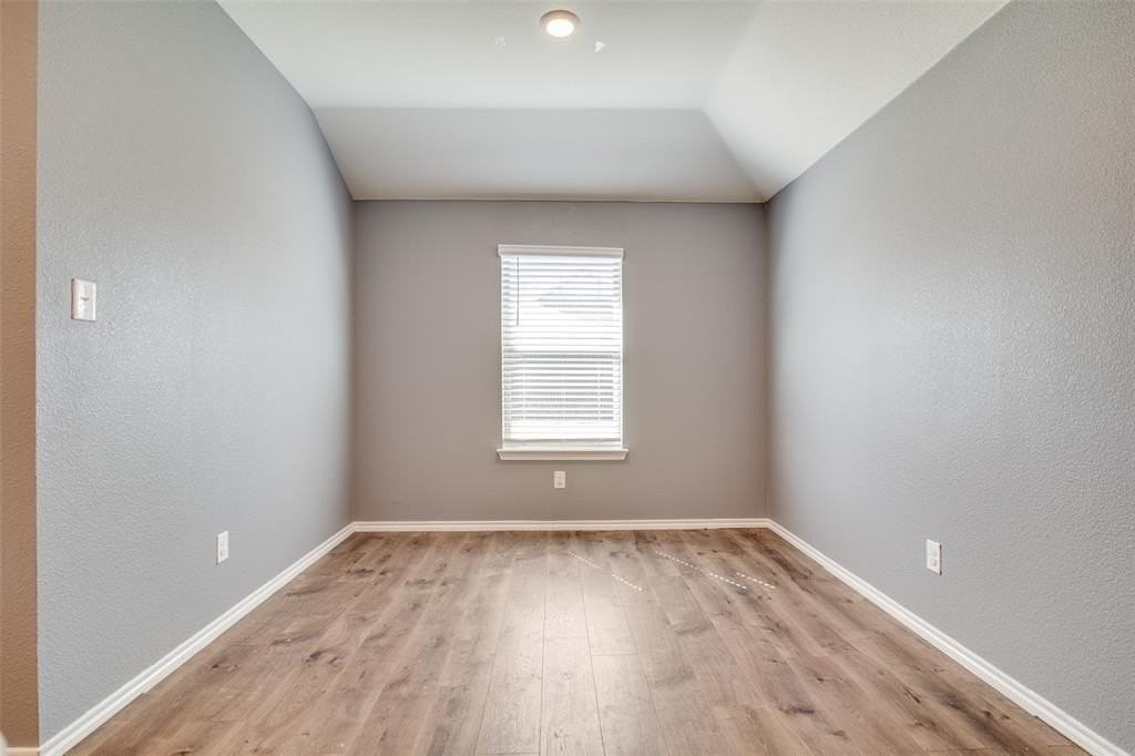 2124 Tulipwood Dr - Photo 4 of 12