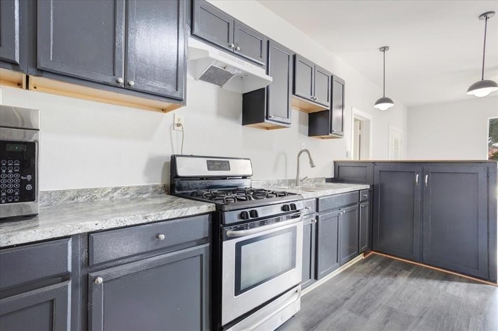 407 E Bonham St - Photo 2 of 23